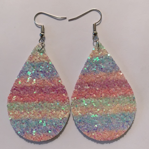 🖤Pick Any 3 for $12🖤 Faux Leather Dangle Earrings - Picture 2 of 5